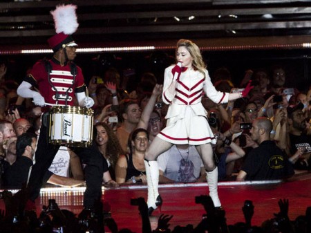 Madonna durante a estreia da MDNA Tour em Tel Aviv