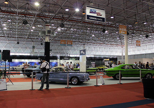 Carros clássicos no AutoEsporte Expo Show (Foto: BestRadio Brasil)